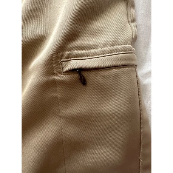 IZOD Golf Men's Shorts With 6 Pockets 2 with Zippers Beige Size 38 - Picture 4 of 8